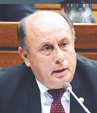 El parlasuriano Celso Troche Álvarez (ANR-HC), de 67 años, exgobernador y exdiputado por Caazapá, un vacunado vip.