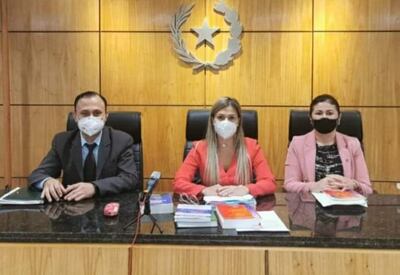 El Tribunal de Sentencia estuvo presidido por la juez Flavia Lorena Recalde y conformado por sus pares Milciades Ovelar y Emilia Santos Ávalos.