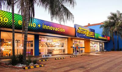 En Record Lux, el cliente puede encontrar la solución a sus diferentes necesidades de insumos y equipamientos eléctricos con asesoramiento y buenos precios.