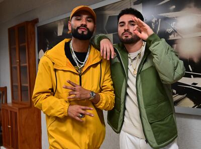 Seb Méndez y Gyzuz, dos artistas emergentes del pop urbano colombiano.