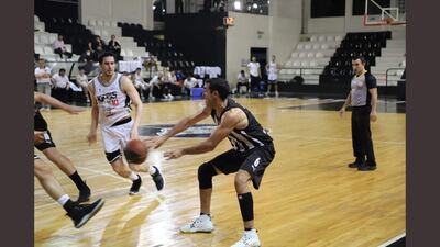 Inacabable Javier Martínez, con la casaca liberteña, en el juego contra los Kings.