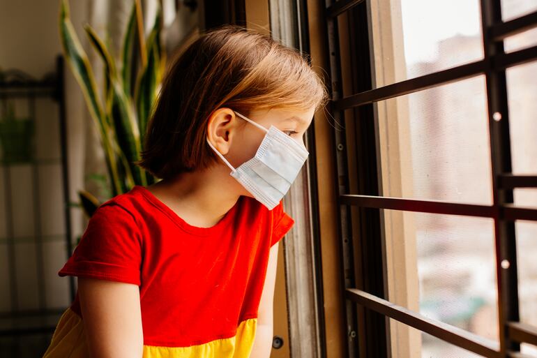 Trastornos alimentarios, ansiedad, paranoia y depresión, son señales de estrés en niños.