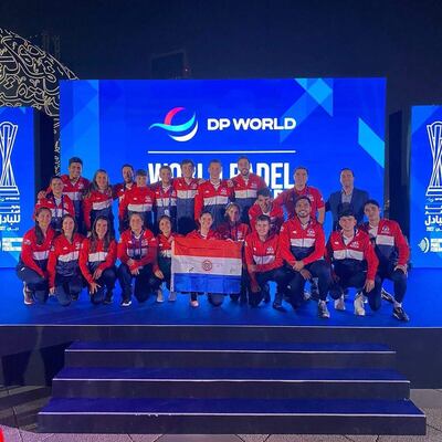 Integrantes del seleccionado nacional de pádel, masculino y femenino, en el Mundial.