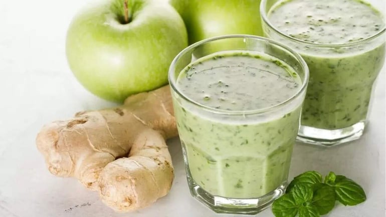 El jugo verde idealmente no debe utilizarse como un reemplazo de comida, sería más bien como algo complementario. Los jugos pueden ayudarnos a hacer la transición a un estilo de vida más saludable con una mayor ingesta de vegetales verdes, pero no es un sustituto a largo plazo de una comida completa.