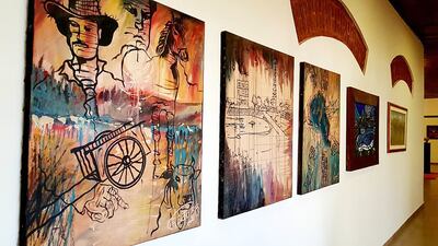 Obras  de artistas nacionales pueden verse en la actual muestra, en la galería.