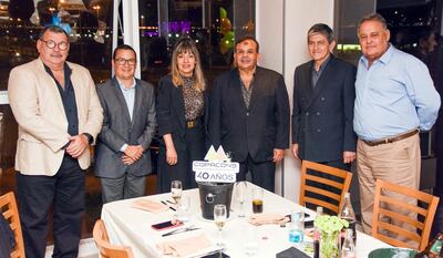 Los consejeros: Ing. Alberto Bogarín, Ing. Ariel Martínez y la Arq. Roxana Gaona, el presidente, Ing. Gustavo Samaniego, el Tesorero Econ. Aldo Rojas y el secretario, el Arq. Ricardo Giménez.