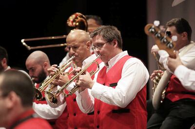 La jazz band da protagonismo a los instrumentos de viento.