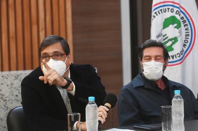 Vicente Bataglia, presidente del IPS junto con el doctor Óscar Franco, director médico del Hospital Central.