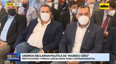 José Ortiz (centro), mano derecha de Cartes, respalda a UIP en sus posturas institucionales.