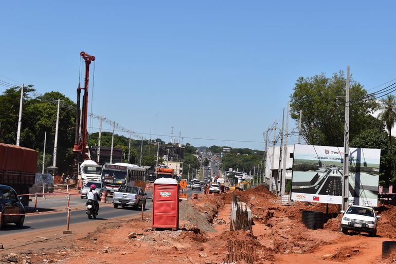 Frentistas y comerciantes de Tres Bocas exigen pago por lucro cesante y cuestionan el lento avance de los trabajos 