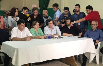 Los presidentes de partidos de oposición que integran una mesa política, no dejaron pasar los dos años de Gobierno de Mario Abdo Benítez sin plantear sus reclamos.