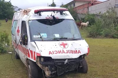 El furgón rozó con otro vehículo y terminó volcando tras una larga persecución.