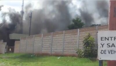Al menos dos unidades de bomberos voluntarios ya trabajan en la zona.