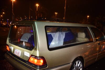 El féretro con los restos del fiscal Marcelo Pecci deja el aeropuerto Silvio Pettirossi.