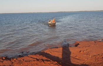 El cuerpo fue encontrado ayer por personal de la Armada Paraguaya.