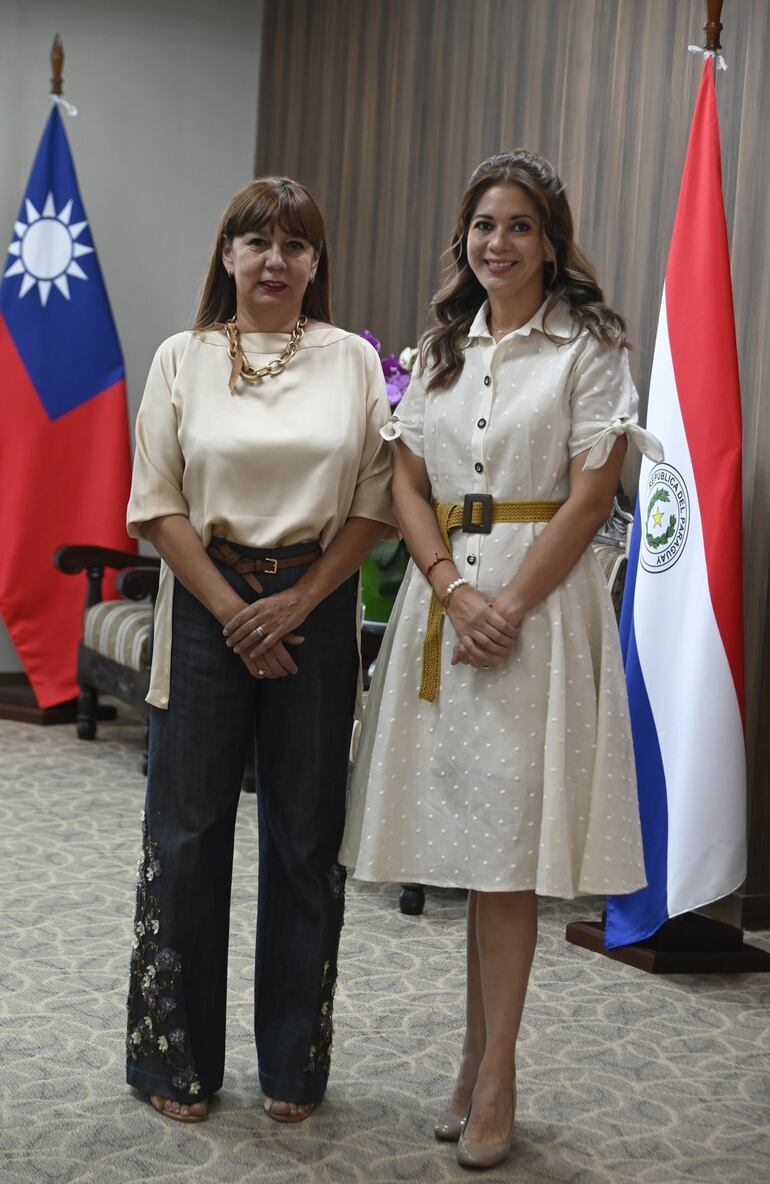 Marcela Abriola y Melva De Gracia-Han.