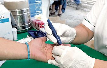 Cada 14 noviembre se recuerda el Día Mundial de la Diabetes, buscando alertar sobre la enfermedad y sus complicaciones.