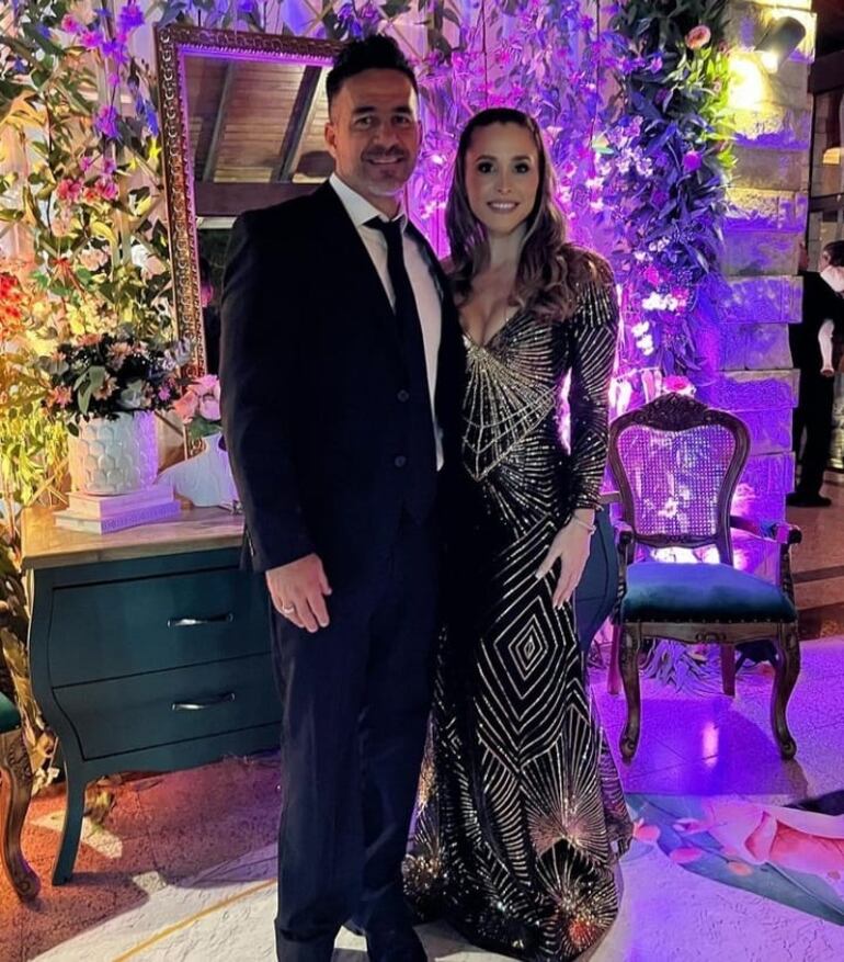 Hermosa pareja, Iván Almeida y Chichi De Recalde. (Instagram/Chichi De Recalde)