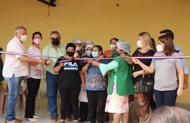 Feriantes de San Pedro de Ycuamandyyú cumplen el sueño de inaugurar un local propio