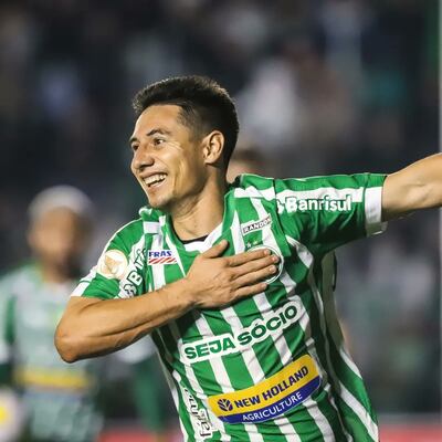 Óscar Ruiz, delantero paraguayo de Juventude que enfrenta mañana al Avaí.