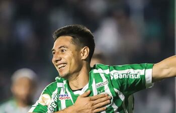 Óscar Ruiz, delantero paraguayo de Juventude que enfrenta mañana al Avaí.