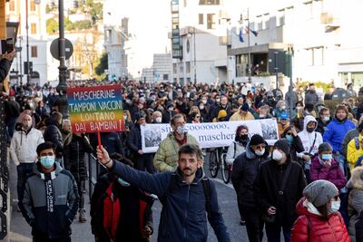 Un grupo de contra el pase sanitario se manifiesta en Italia.