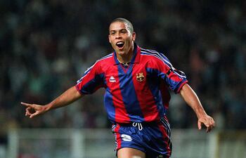 Ronaldo Nazario, con 20 años, marcó 47 goles en 49 partidos con Barcelona.
