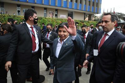 El presidente de Perú, Pedro Castillo (c)