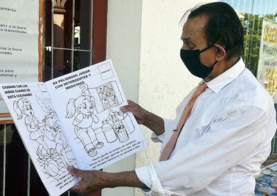 Atractivas imágenes con lectura incluida, así son sus libritos.