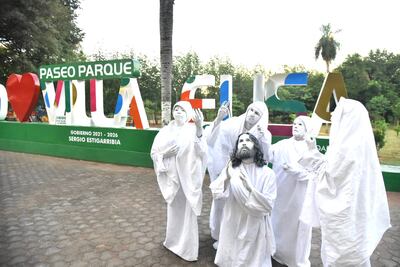 Un total de 200 actores se aprestan para recrear el víacrucis con estatuas vivientes en Villa Elisa.
