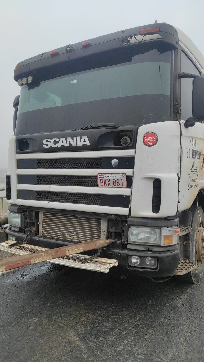 Aquí se pueden ver los datos de la chapa del camión varado sobre el puente Remanso.