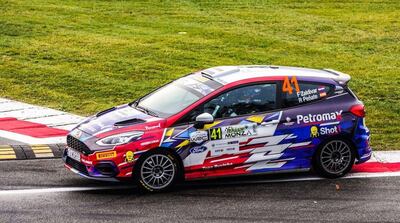 Al mando del Ford Fiesta R4, el piloto paraguayo Fabrizio Zaldívar inició ayer el Rally de Monza con mucha cautela, acompañado por el español Rogelio Peñate.