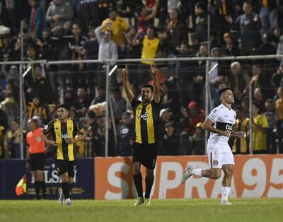 Guaraní remontó y derrotó a Olimpia en el estadio de Dos Bocas