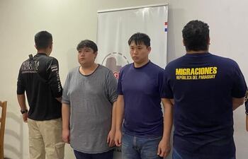 La expulsión de los extranjeros se concretó este sábado a través del Puesto Migratorio de Ciudad del Este.