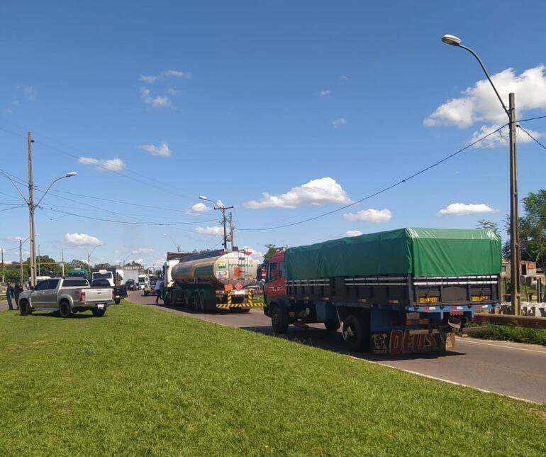 Un bloqueo intermitente se registró en el km 164 de la ruta PY08, que cruza por el distrito de Carayaó. También en la localidad de Vaquería se reportó protestas pero llegaron a bloquear la Ruta PY13.