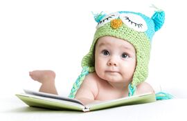 Los bebés leen con las manos, con el tacto, con las imágenes y con los sonidos.