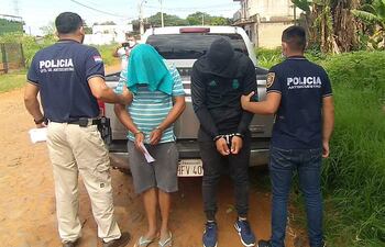 Fredy Ismael Marecos (42) y Artemio Gabriel Ruíz Leiva (19), fueron detenidos por los agentes del Departamento Antisecuestro.