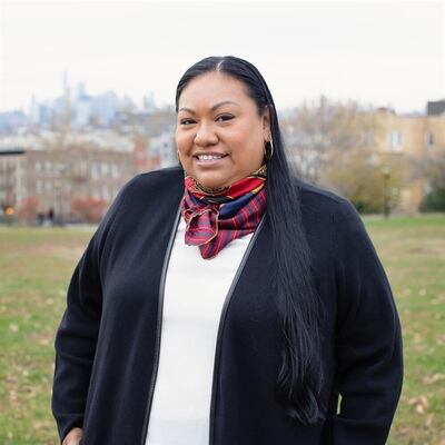 La demócrata Marcela Mitaynes, una inmigrante nacida en Perú, anunció este jueves su victoria en las elecciones primarias de su partido al Congreso estatal de Nueva York, que se celebraron en junio.