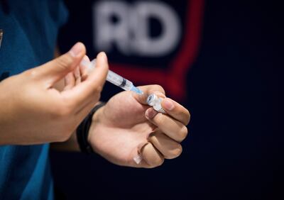 Aplicación de dosis antiCOVID en Inglaterra.