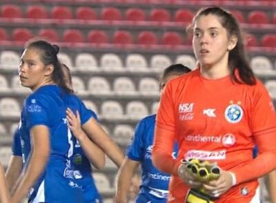 Caras tristes de las solenses tras la eliminación en Argentina.