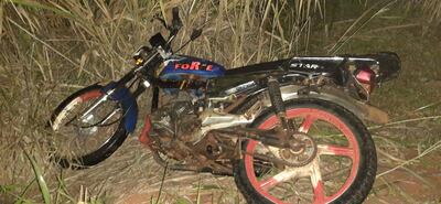 La moto en que se desplazaba la víctima fatal Mario Nicolás Pereira Alegre,