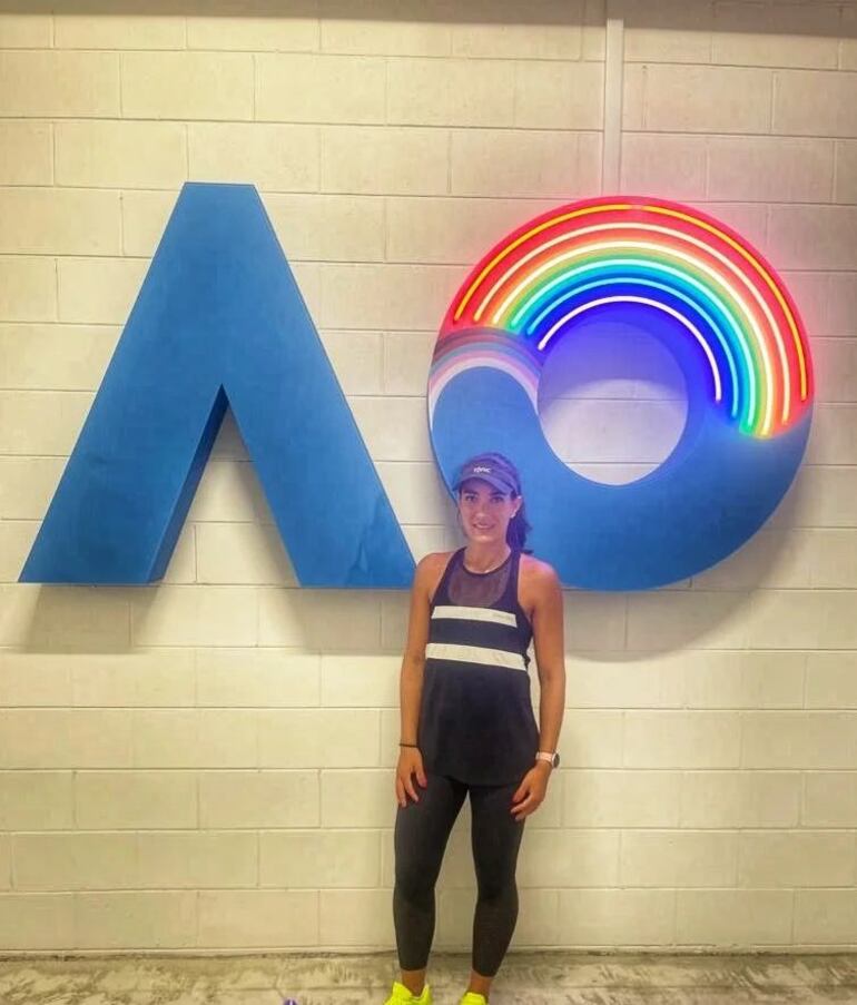 "Gracias por enseñarme que aunque pierdas una batalla al día siguiente tienes que levantarte porque la vida sigue", escribió Vero Cepede en el anuncio de su despedida del tenis profesional. (Instagram/Vero Cepede Royg)