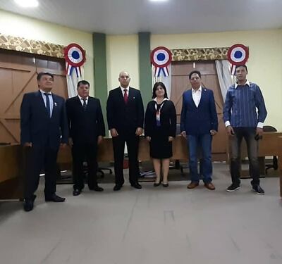 La presidenta de la Junta Municipal Ada Ramírez, junto a los concejales Arnaldo Benítez, Rubén Galeano, Ángel Quintana, Ignacio Cáceres y Herminio Ramos
