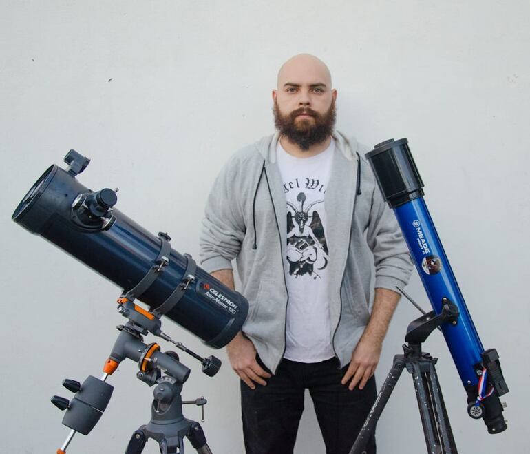 Jorge Daniel Torres Aquino: "CosmoSapiens" en las redes sociales.