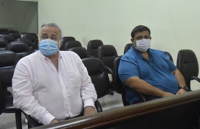 El exsenador Óscar González Daher y su hijo el concejal de Luque Rubén González Chaves. Una vez más el juicio por enriquecimiento ilícito se posterga. Esta vez porque tienen covid.