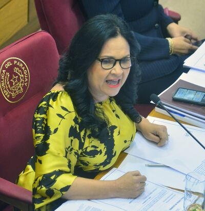 Este martes 14 se trata en sesión virtual extra del Senado el pedido de pérdida de investidura de la imputada senadora María E. Bajac (PLRA, llanista). Habría votos para su expulsión.
