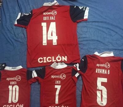 Estas son las camisetas de Cerro Porteño que recibió la familia de Guti.