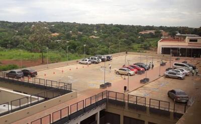 Los funcionarios denunciaron trato discriminatorio en el uso del estacionamiento del Poder Judicial. A algunos se le reserva el lugar, a la mayoría no.