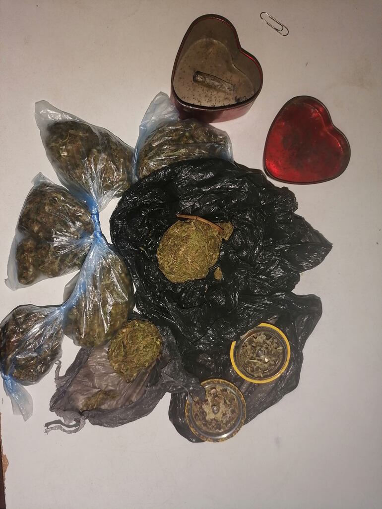 El joven tenía consigo bolsas de supuesta marihuana