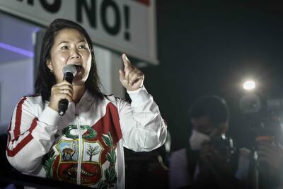La candidata presidencial derechista Keiko Fujimori se dirige a sus simpatizantes durante una manifestación en Lima, el pasado sábado.